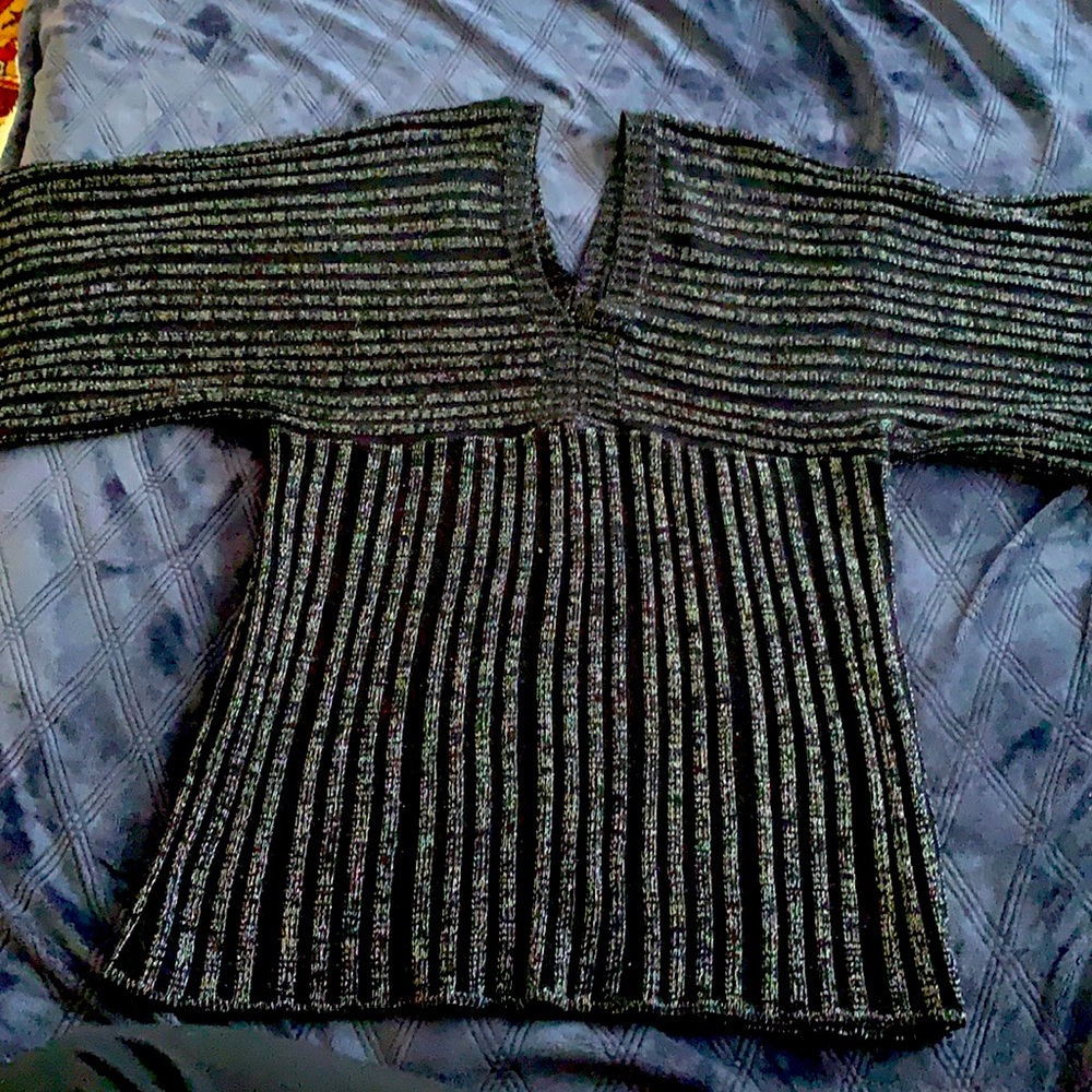 Women’s Sweater Black and Silver Stripped 1X